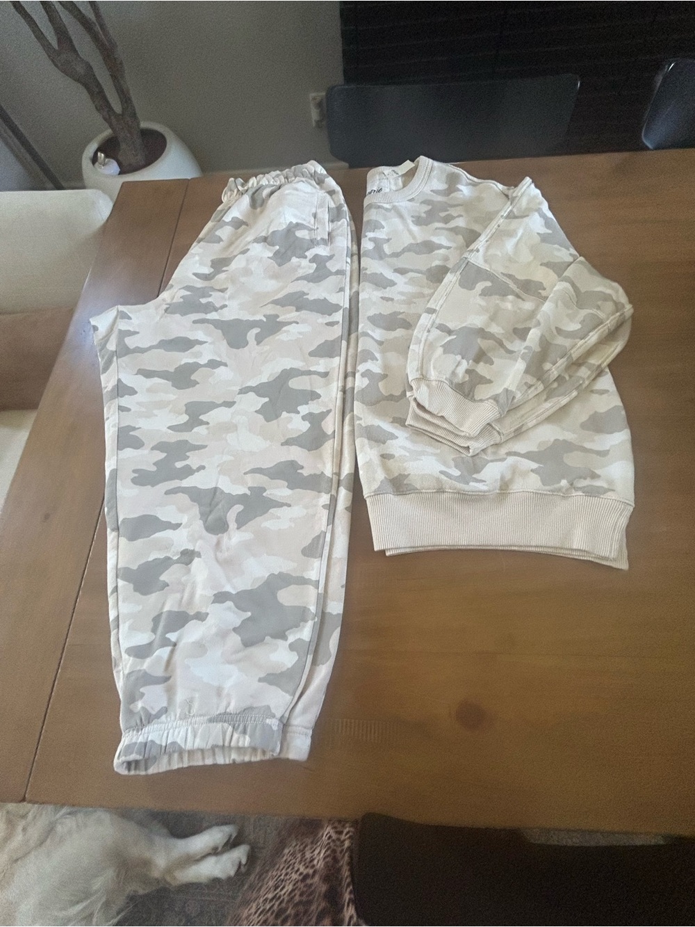 NWT Aerie Camouflage Cream & Gray Sweatpants and sweatshirt - Picture 9 of 12